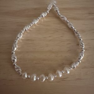Textured pearl bracelet
