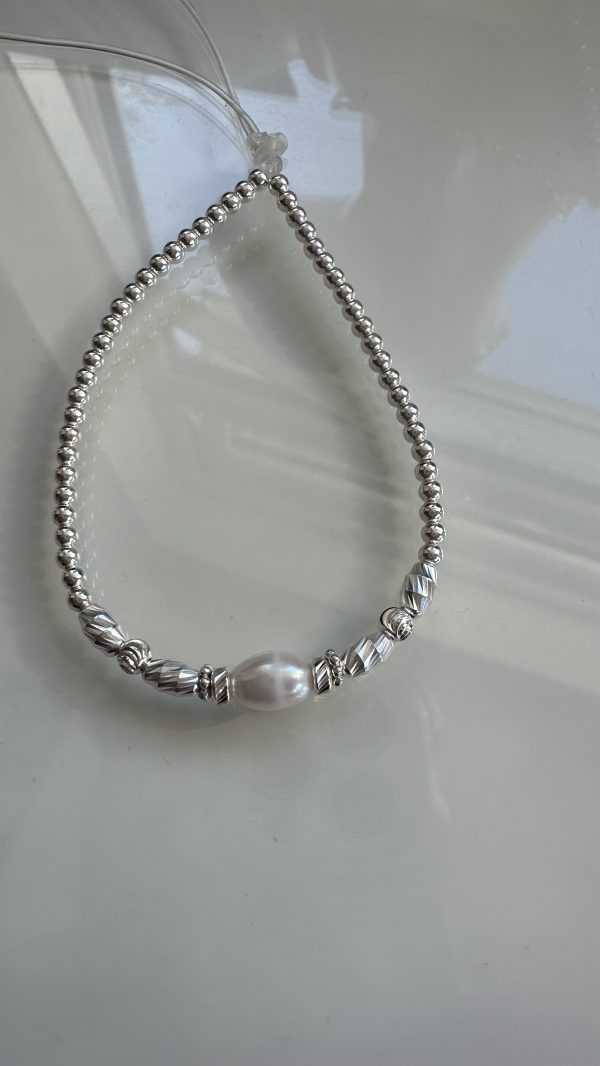 Pearl bracelet
