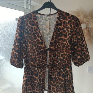 Leopard tie top