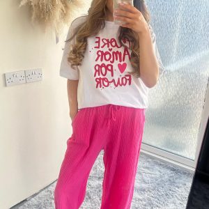 More Amour Por Favor T-shirt