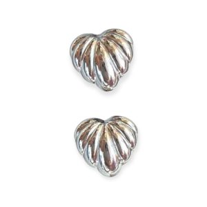 Heart ribbed studs