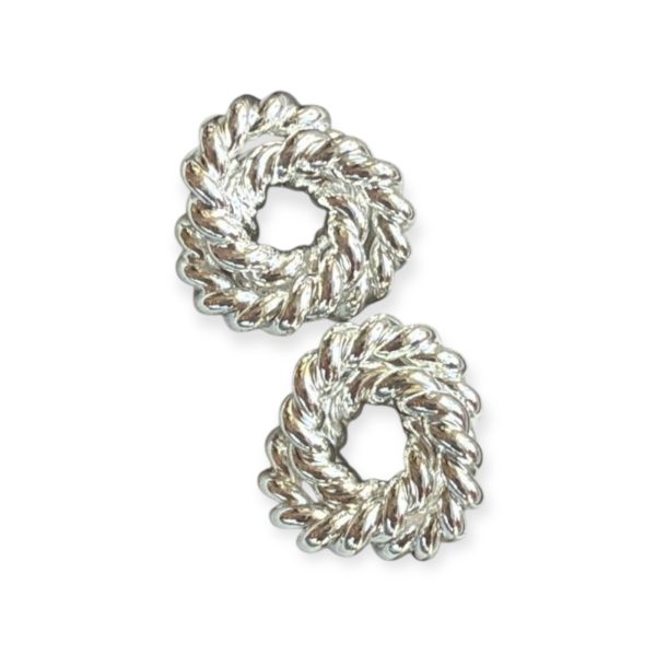 Twisted studs