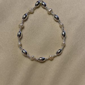 Pearl and silver bracelet